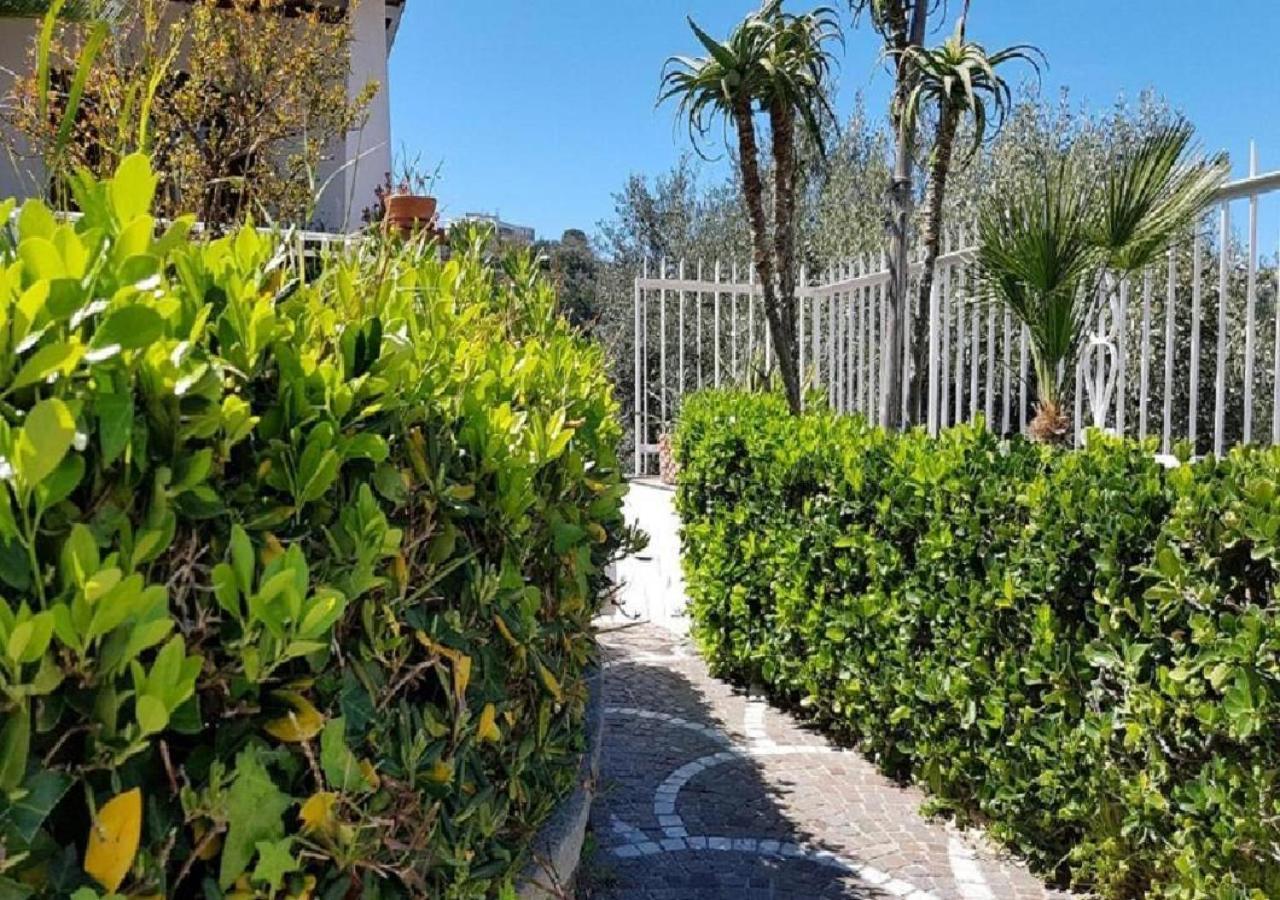 Holiday Apartments ラッコ・アメーノ エクステリア 写真
